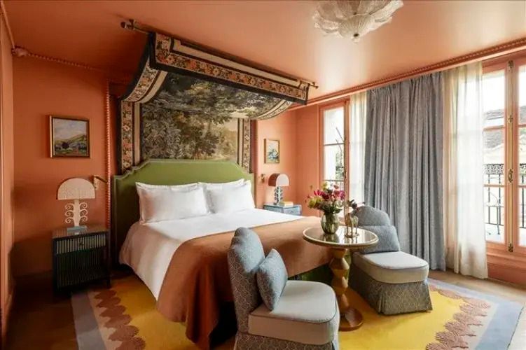 Gemütliches Superior Doppelzimmer mit eleganter Dekoration und luxuriösem Doppelbett