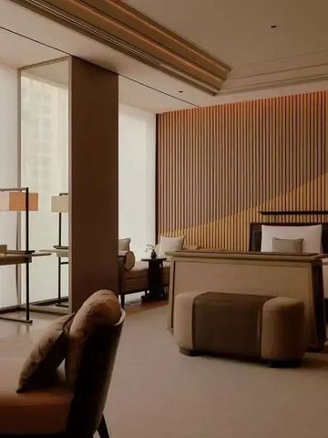 Luxuriöse Suite mit King-Size-Bett und minimalistischer Inneneinrichtung