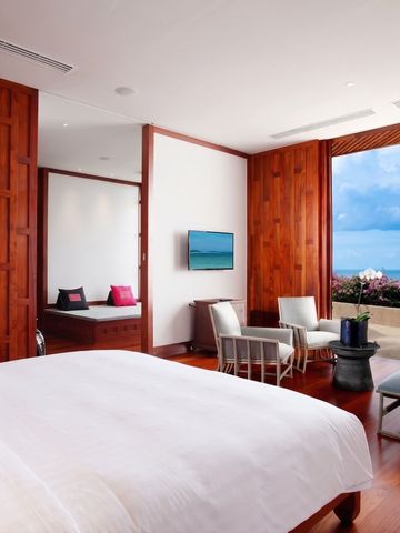 Stilvolles Hotelzimmer mit Meerblick und modernem Interieur