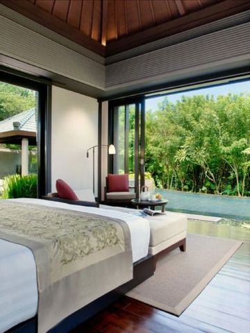 Luxuszimmer mit Poolblick im Hotel Umana Bali und moderner Einrichtung