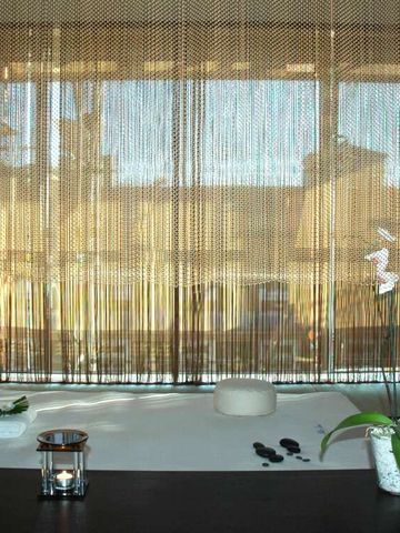 Ruhiger Wellnessbereich mit asiatisch inspiriertem Ambiente