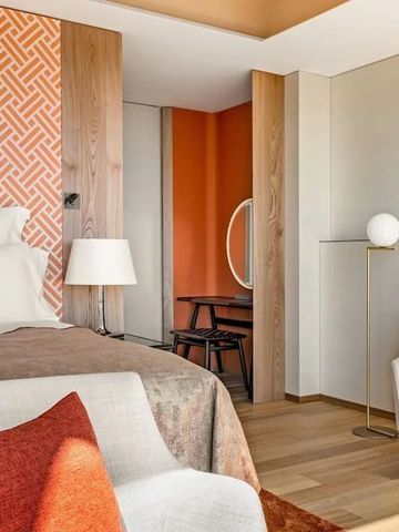 Elegantes Zimmerdesign mit warmen Farben im Bvlgari Hotel Tokyo