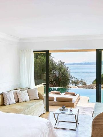 Exklusives Zimmer mit Infinity-Pool und Meerblick.