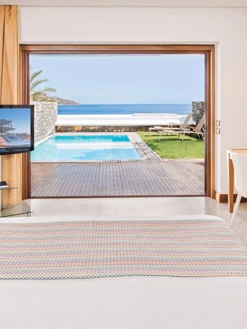 Zimmer mit privatem Pool und Meerblick im Elounda Beach Hotel