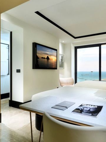 Luxuriöses Zimmer mit tollem Meerblick und stilvollem Interieur