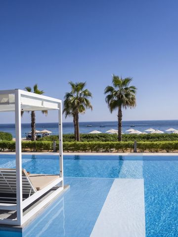 Privater Poolbereich mit Blick aufs Meer im InterContinental Fujairah Resort