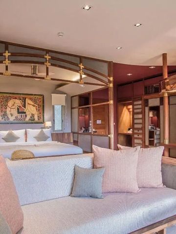 Harmonisch gestaltetes Zimmer mit asiatischen Designakzenten