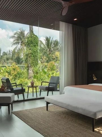 Geräumiges Zimmer mit Gartenblick und moderner Einrichtung