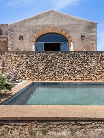 Rustikale Villa mit kleinem Privatpool und steinerner Fassade