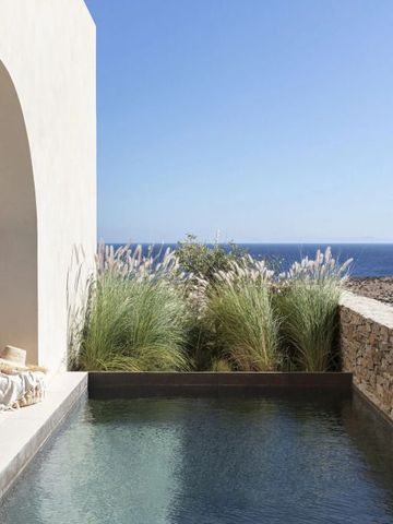 Privater Pool mit Meerblick und ruhigem Garten