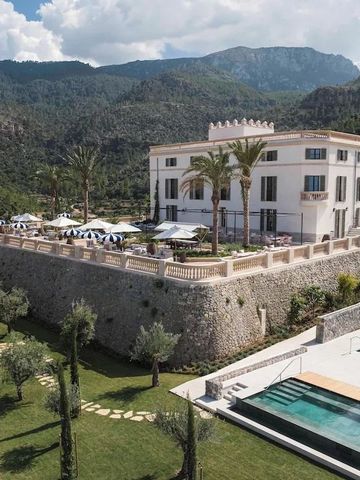 Hotel Son Bunyola vor beeindruckender Bergkulisse