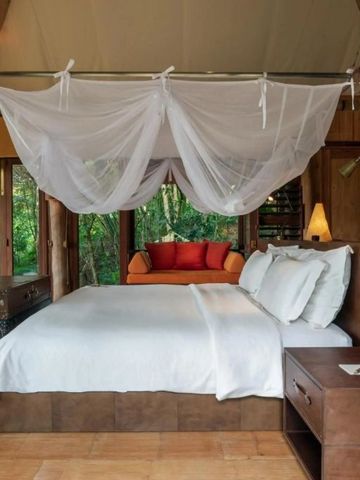 Luxuriöse Villa mit Himmelbett und Naturblick im Soneva Kiri