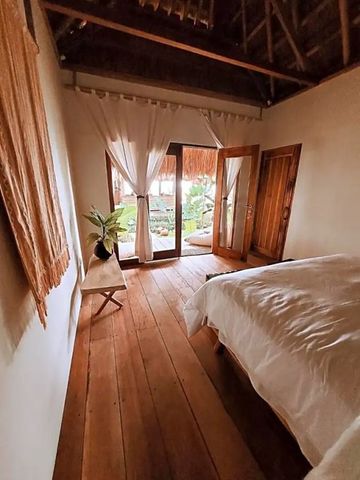 Helles Zimmer mit direktem Zugang zur Terrasse