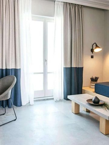 Helle und einladende Sitzecke mit modernem Dekor