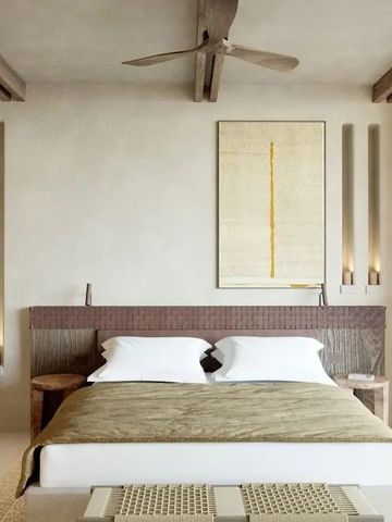Minimalistisch eingerichtetes Schlafzimmer mit modernem Flair