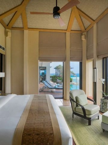 Luxusvilla mit Meerblick und direktem Zugang zum Poolbereich