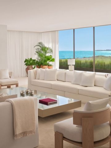 Großzügige Suite mit Panoramafenstern und Meerblick im Hotel Riviera Maya Kanai