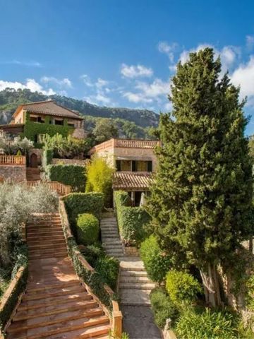 Eindrucksvolle Gartenlandschaft mit mediterraner Architektur