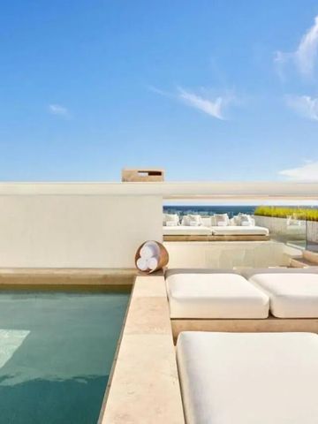 Privater Pool mit Meerblick und luxuriösen Liegen