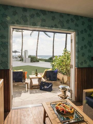 Terrasse mit Meerblick und gemütlicher Sitzecke im Yacht Club at The Boca Raton