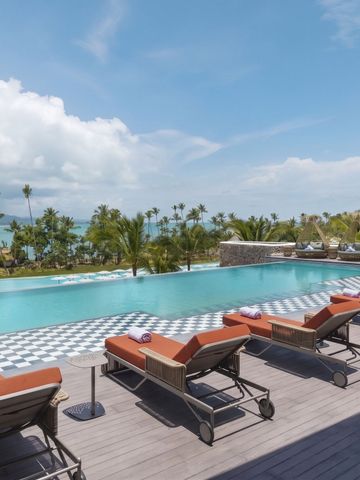 Infinity-Pool mit direktem Blick auf das Meer
