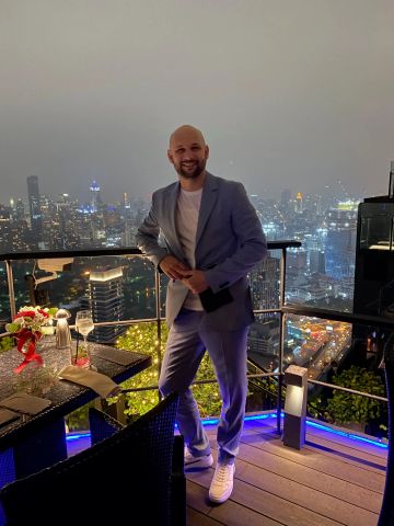 Moon Bar