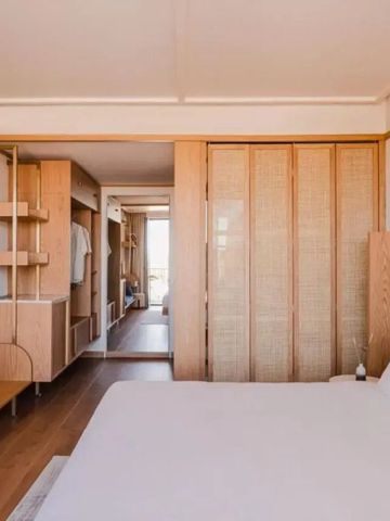 Geräumiges Zimmer mit modernem Design und Panoramablick