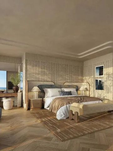 Geräumiges Schlafzimmer mit großen Fenstern und luxuriöser Einrichtung