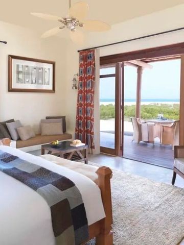 Zimmer mit Zugang zur Terrasse und herrlichem Ausblick