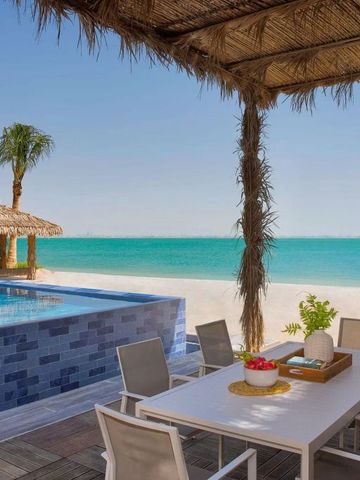 Private Terrasse und Pool mit Meerblick im Anantara Resort