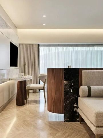 Modernes Hotelzimmer mit elegantem Design und luxuriösen Details