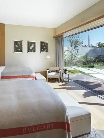 Luxuriöses Gästezimmer mit direktem Zugang zum Garten im Bulgari Resort Dubai