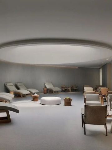 Exklusiver Ruheraum mit bequemen Liegen und entspannter Atmosphäre