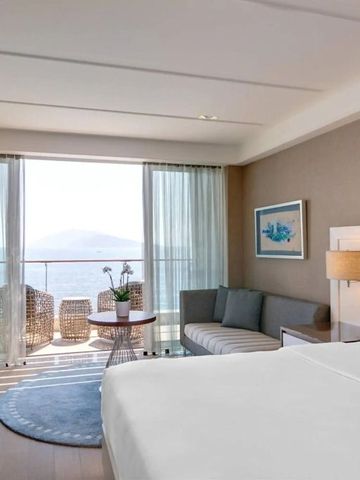 Komfortables Zimmer mit Balkon direkt am Meer