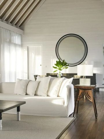 Stilvoll eingerichtete Villa mit Sitzbereich