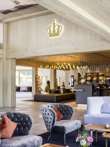 Stilvolle und gemütliche Lobby mit luxuriösen Sitzgelegenheiten