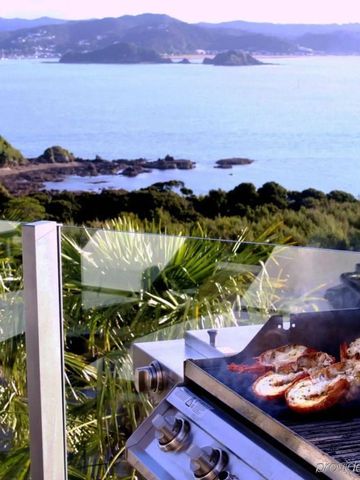 Grill und Panoramaausblick auf das Meer und die Landschaft
