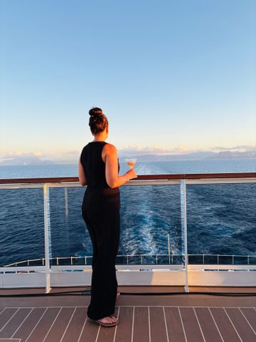 Sarah Schröter auf dem Deck der Explora 1