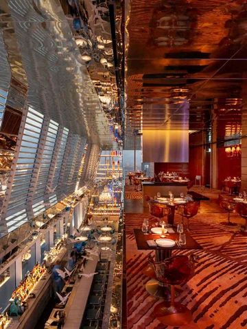 Luxuriöses Restaurant mit Spiegeldecken und eleganter Atmosphäre