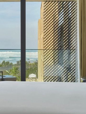 Zimmer mit Blick auf den Ozean und modernen Annehmlichkeiten