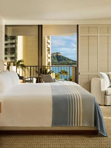 Geräumiges Schlafzimmer mit Aussicht auf Diamond Head