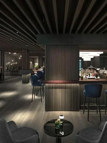 Elegante Hotelbar mit moderner Einrichtung und stilvollen Sitzgelegenheiten