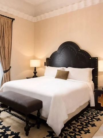 Elegantes Doppelzimmer im Hotel Alfonso XIII mit luxuriöser Ausstattung