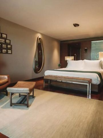 Luxuriös eingerichtetes Hotelzimmer mit modernem Design im Hotel Fasano Rio de Janeiro.