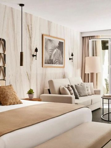 Geräumiges Zimmer mit elegantem Design und privatem Balkon im Puente Romano Marbella