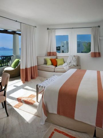 Luxuriöses Zimmer mit Meerblick und Balkon im Hotel Romazzino