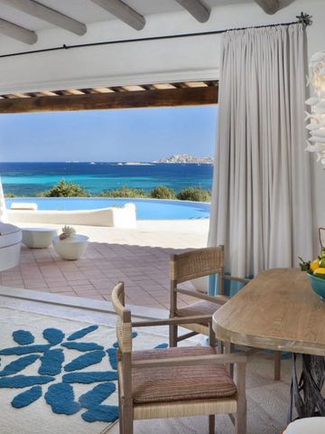 Sitzbereich mit spektakulärem Blick auf den Ozean und Infinity-Pool