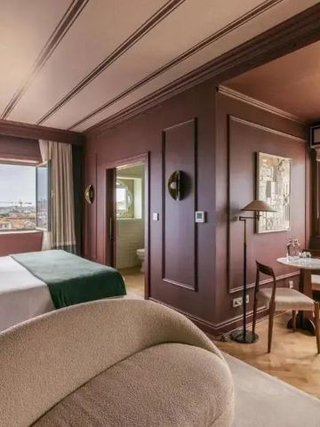 Luxuriöses Hotelzimmer mit prachtvoller Aussicht auf Porto