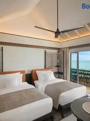 Zweibettzimmer mit Balkon und Meerblick