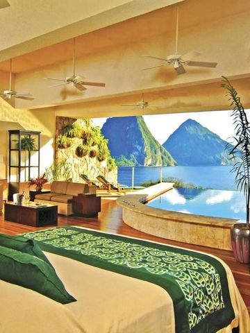 Luxuriöse Suite mit Infinity Pool und Blick auf die Pitons im Jade Mountain Resort